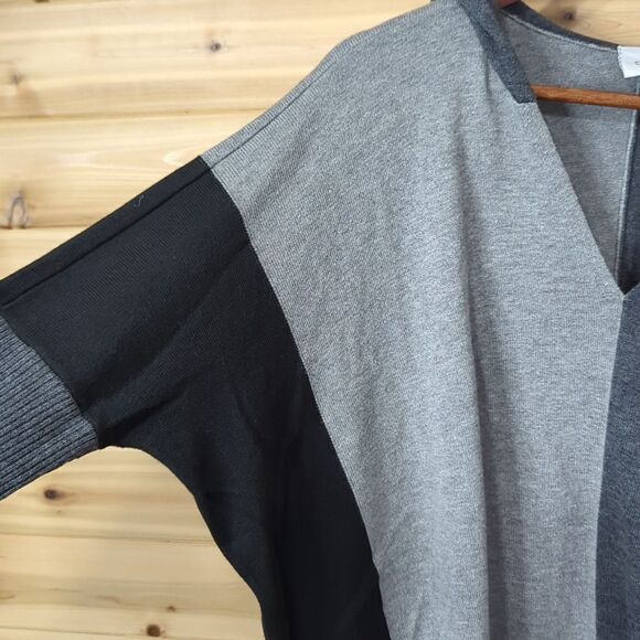 Cabi Sweater Womens Small Gray $4307 Dakota Oversized Color Block Hooded - Picture 3 of 9